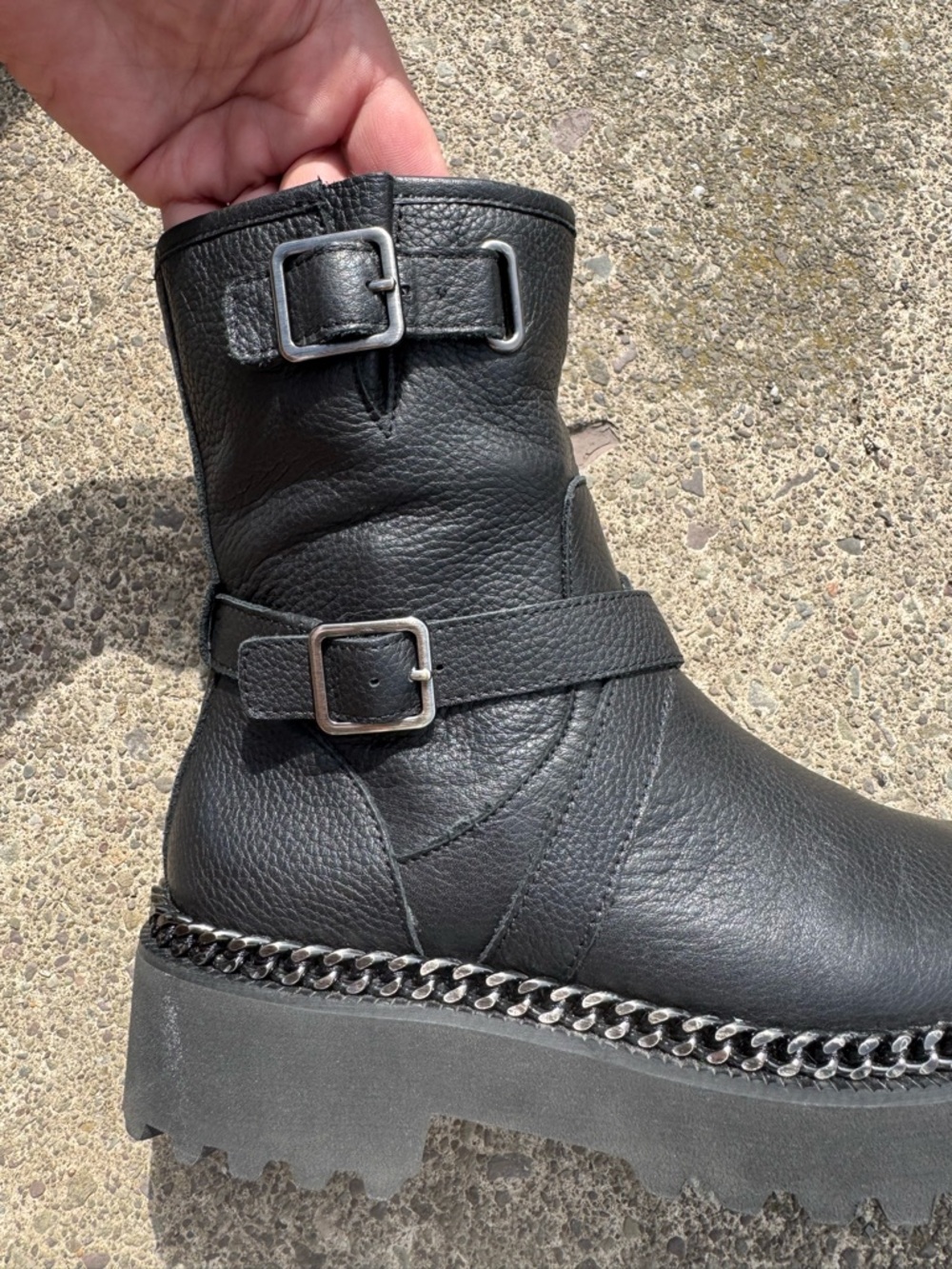 SOLD Vince Camuto Black Leather Chain Moto Boots Size 7 - Picture 16 of 17